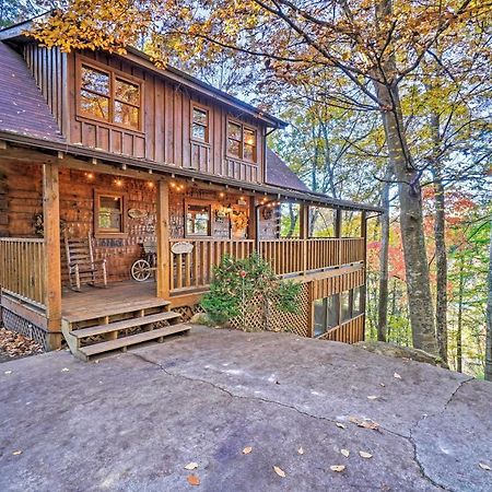 Grin N Bear It Cabin With Hot Tub And Fire Pit! Pigeon Forge Eksteriør billede