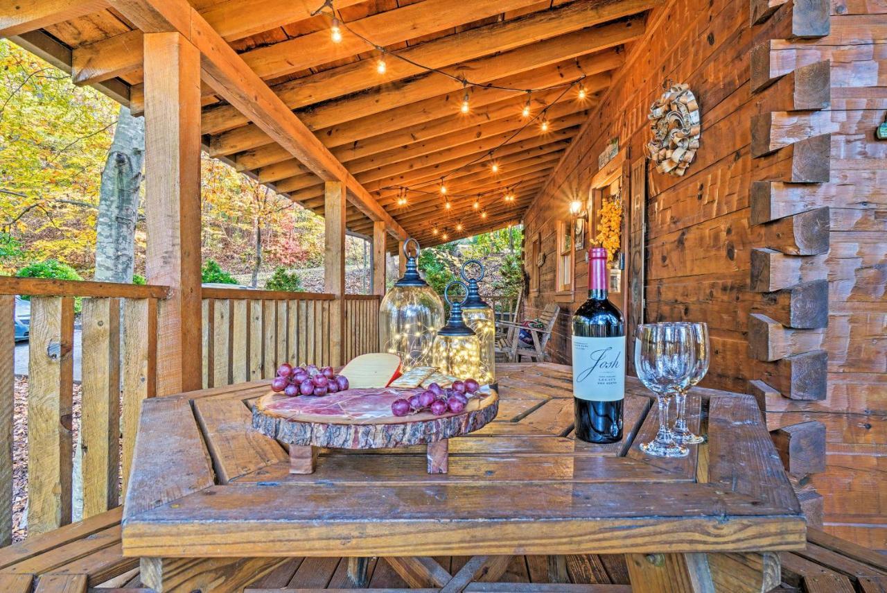 Grin N Bear It Cabin With Hot Tub And Fire Pit! Pigeon Forge Eksteriør billede