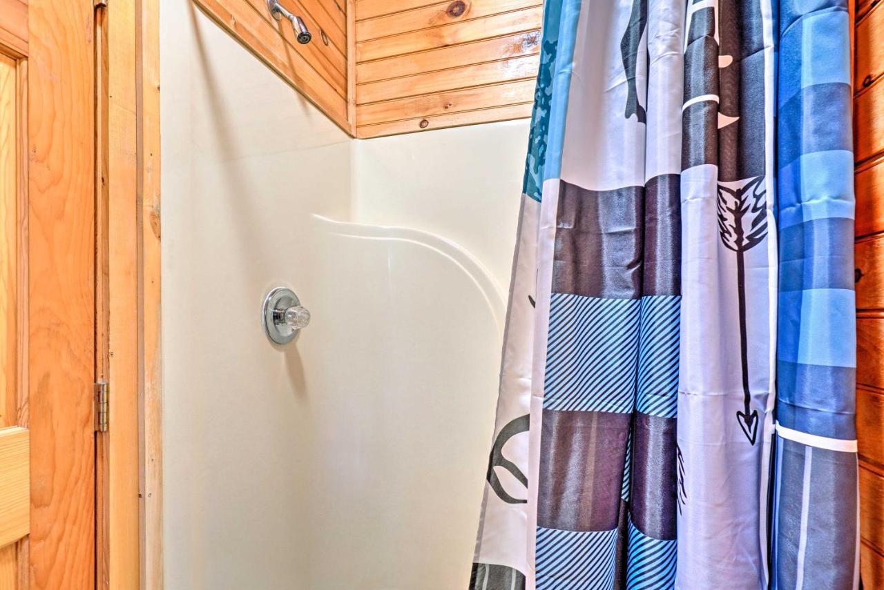 Grin N Bear It Cabin With Hot Tub And Fire Pit! Pigeon Forge Eksteriør billede